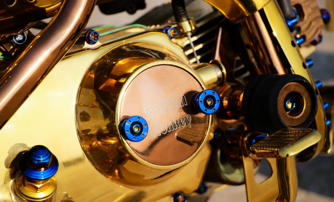Xế khỉ Honda Monkey dát vàng siêu độc đáo