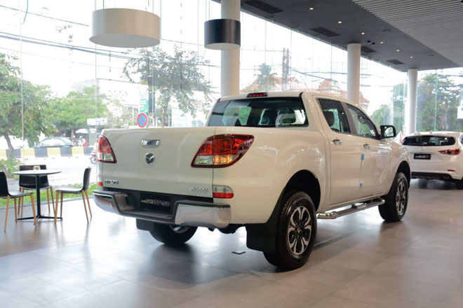 Đuôi xe Mazda BT-50