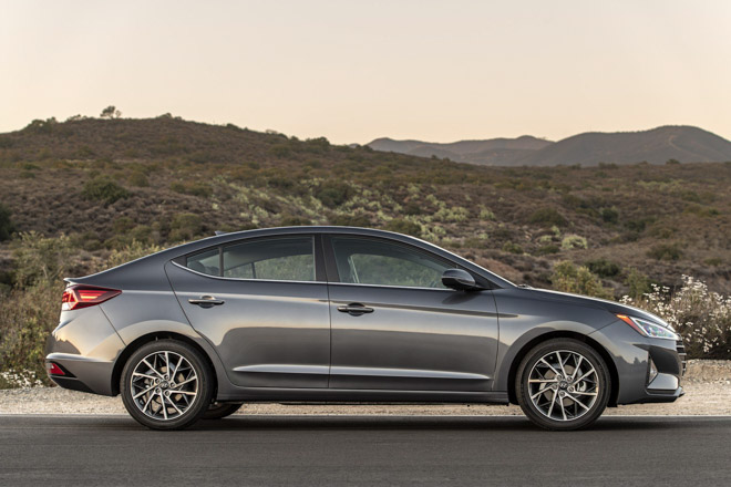 Hyundai Elantra 2019, giá xe Hyundai Elantra 2019, đánh giá xe Hyundai Elantra 2019, Hyundai Elantra 2019 ra mắt