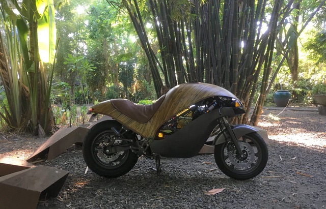 moto chạy điện được làm bằng tre,  Green Falcon, moto chạy điện