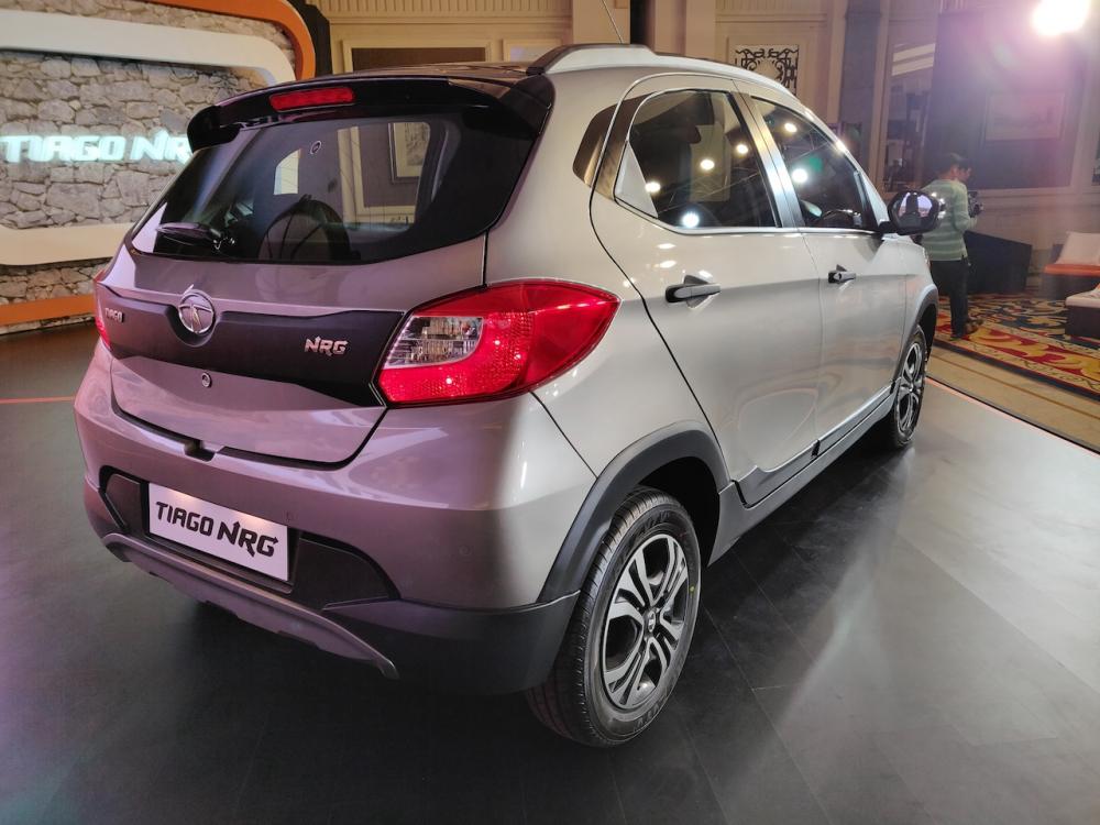 SUV siêu rẻ, Tata Tiago NRG, SUV giá 177 triệu đồng