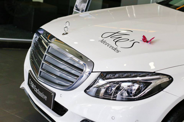 Mercedes-Benz C250 Exclusive, xe Trường Giang tặng Nhã Phương, Mercedes-Benz C-Class, giá xe Mercedes-Benz C250 Exclusive
