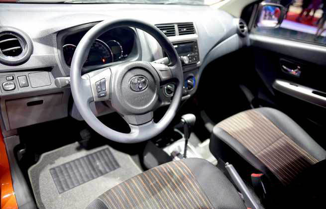 Toyota Wigo, giá xe Toyota Wigo, xe giá rẻ, xe hatchback, đánh giá xe Toyota Wigo