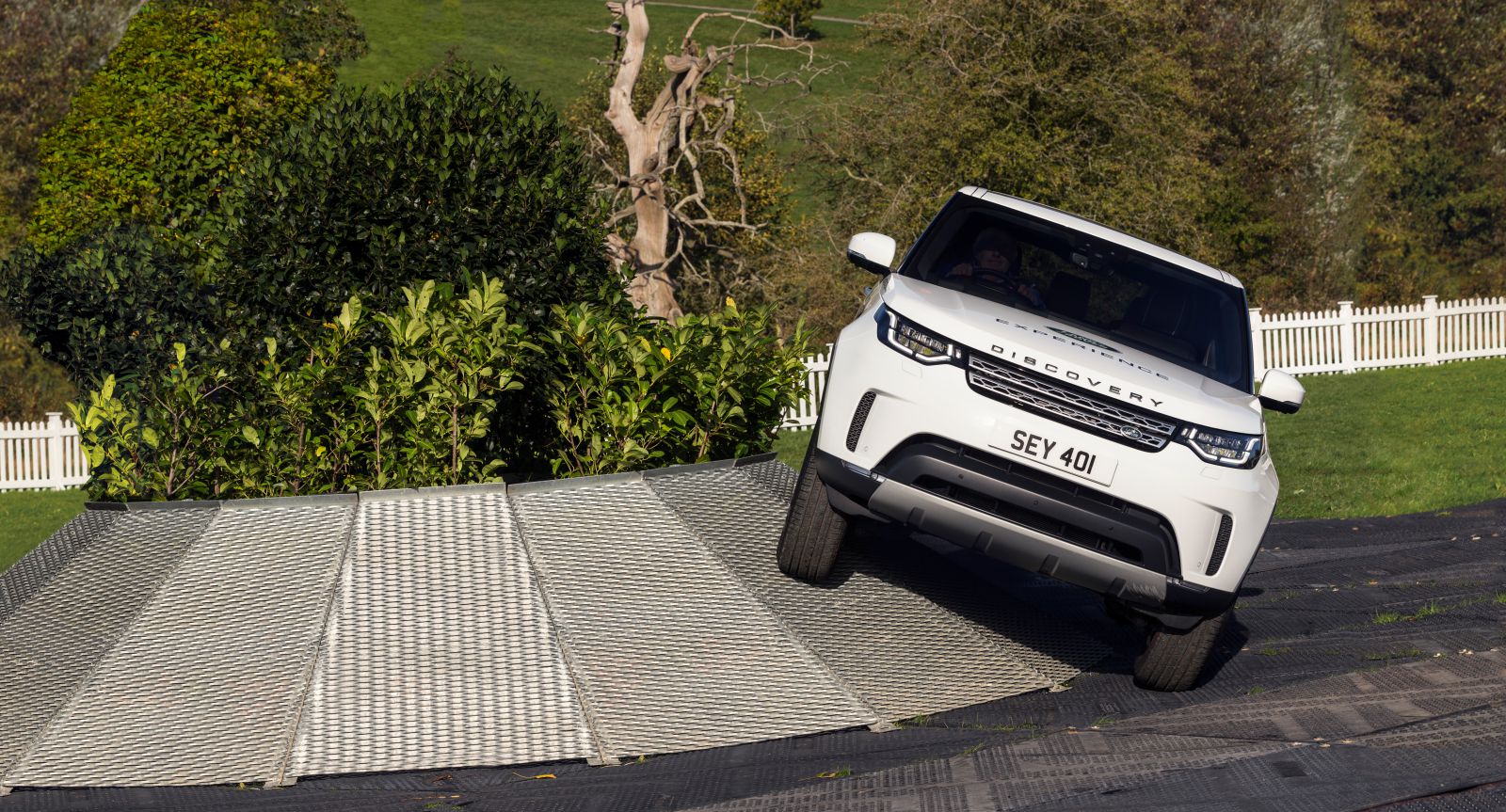Above & Beyond Tour, VietNam Motor Show 2018, Land Rover, off-road xe sang