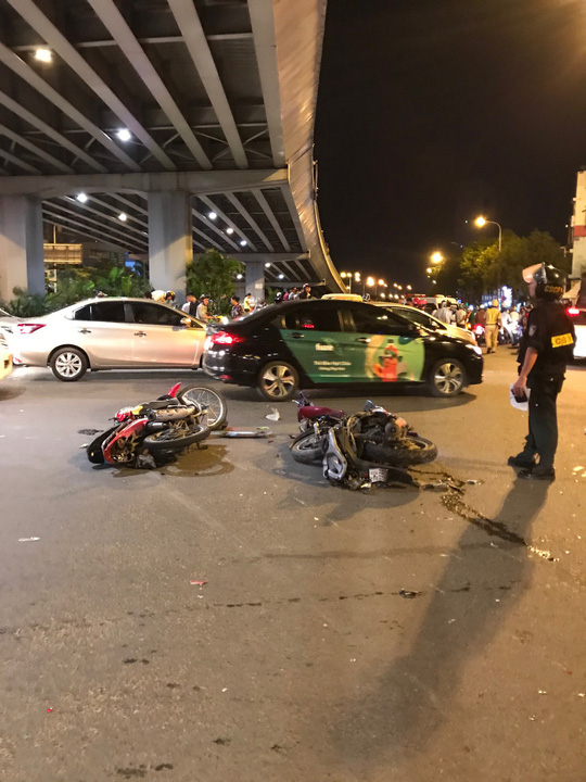 nữ tài xế lái BMW gây tai nạn kinh hoàng, tai nạn ngã tư hàng xanh, tai nạn liên hoàn Sài Gòn