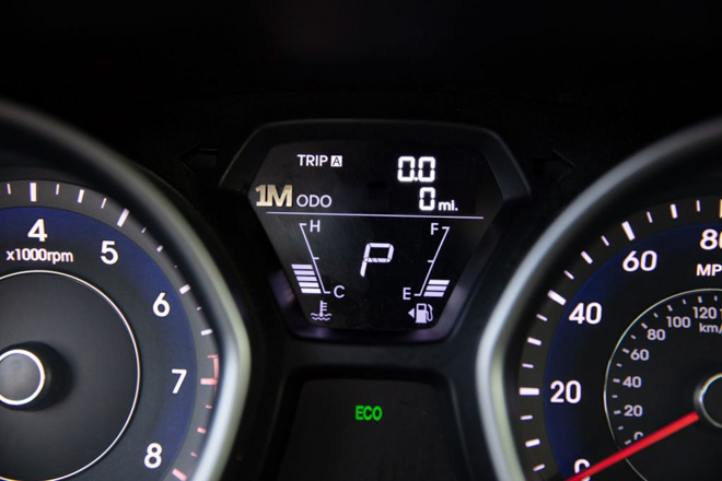 nữ tài xế lái xe 1 triệu dặm, Hyundai Elantra, kỷ lục Hyundai Elantra