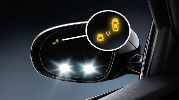 lái xe, kinh nghiệm lái xe, 7 điều cấm kỵ khi điều khiển ô tô, thói quen xấu khi lái xe, lái xe an toàn