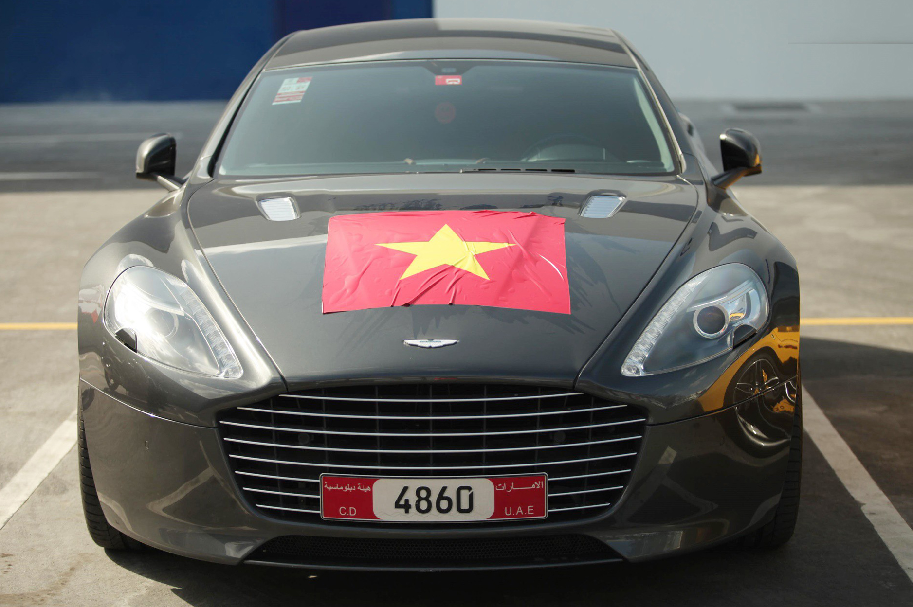 siêu xe hộ tống đội tuyển Việt Nam, đội tuyển Việt Nam, siêu xe, Asian Cup 2019, McLaren 570S, BMW i8, Aston Martin Vantage V8, Ferrari 488 GTB