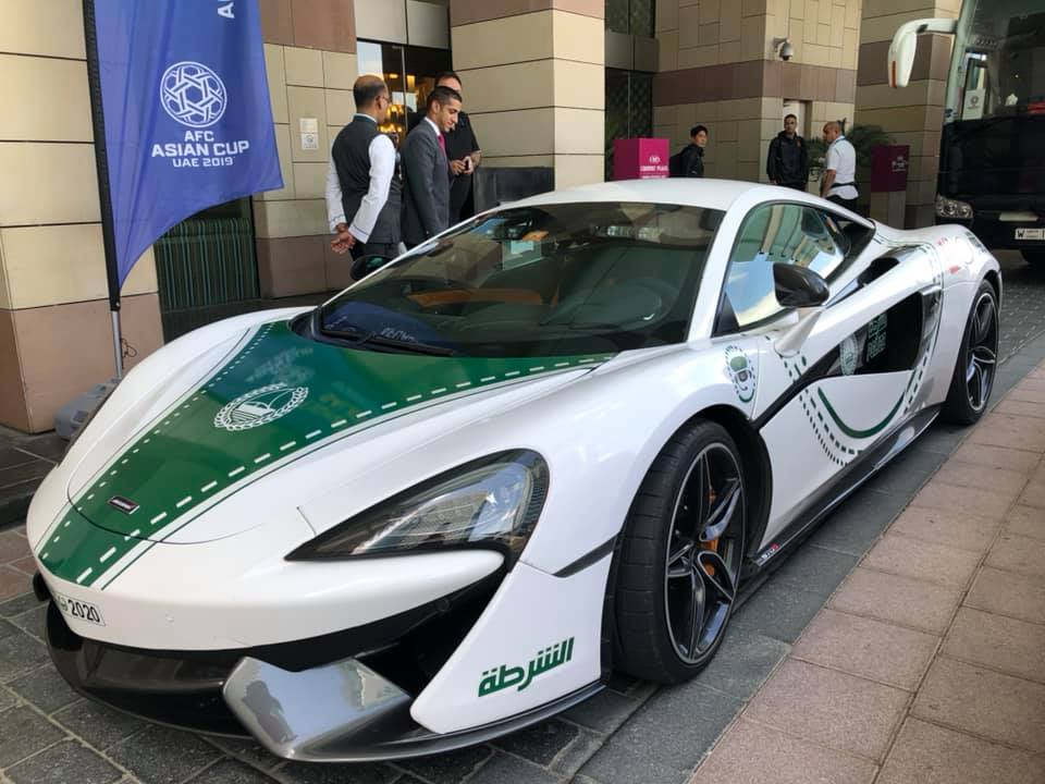 siêu xe hộ tống đội tuyển Việt Nam, đội tuyển Việt Nam, siêu xe, Asian Cup 2019, McLaren 570S, BMW i8, Aston Martin Vantage V8, Ferrari 488 GTB