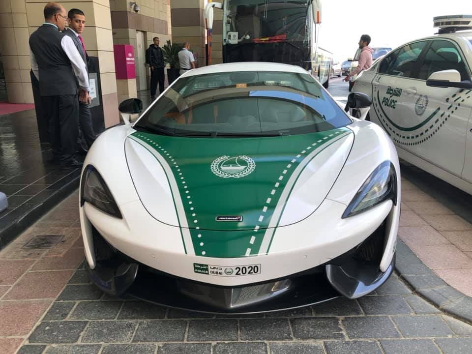 siêu xe hộ tống đội tuyển Việt Nam, đội tuyển Việt Nam, siêu xe, Asian Cup 2019, McLaren 570S, BMW i8, Aston Martin Vantage V8, Ferrari 488 GTB