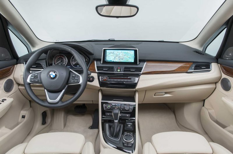Thiết kế nội thất BMW 218i.