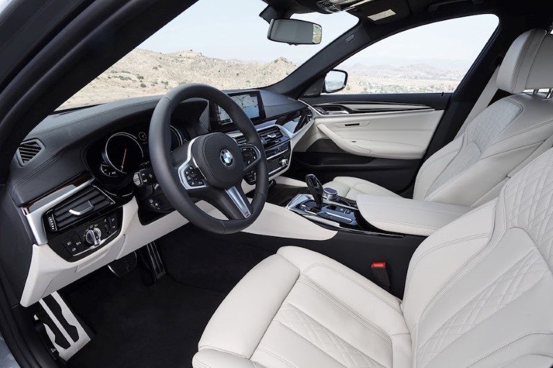 Nội thất của BMW 5-Series.