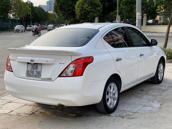 Mua Nissan Sunny cu co thuc su ngon bo re