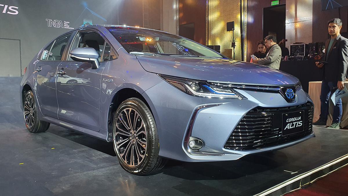 Ngoại thất Toyota Corolla Altis