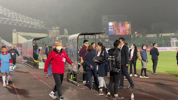 VIDEO: HLV Park Hang Seo động viên BHL và cầu thủ U22 Việt Nam