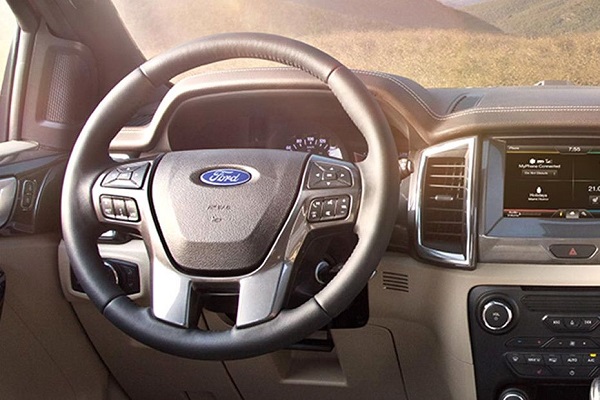 Thiết kế vô lăng Ford Everest 2020 hầm hố