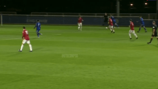 VIDEO: Sao Thái Lan hủy diệt Man United với cú đúp bàn thắng