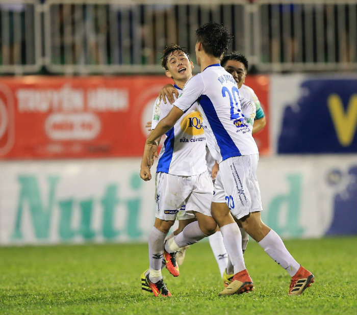 world cup, v.league, hagl, công phượng, xuân trường