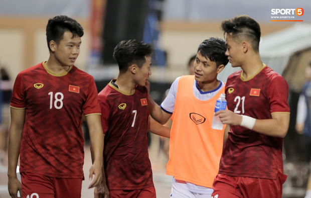 sea games 30, sea games 2019, u22 việt nam, u22 lào, triệu việt hưng, Kittisak Phomvongsa