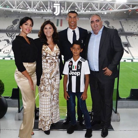 Cristiano Ronaldo, Jose Andrade, Dolores Aveiro, Juventus, mẹ Ronaldo đột quỵ