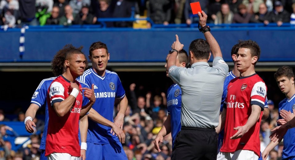 Manchester United, Real Madrid, Barcelona, Arsenal, Chelsea, Manchester City, sai lầm trọng tài