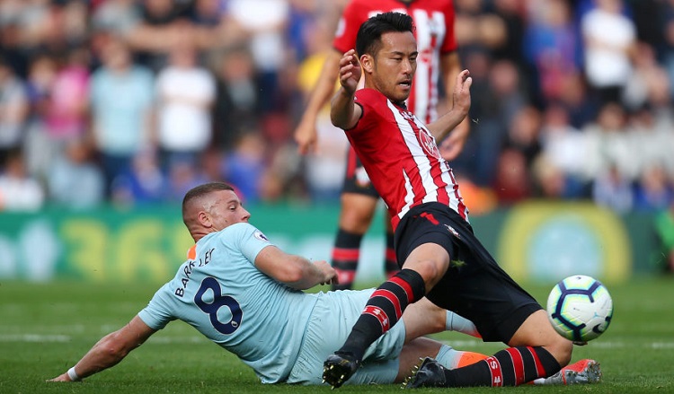 Ngoại hạng Anh, Manchester United, Liverpool, Man City, Chelsea, Arsenal, giảm lương