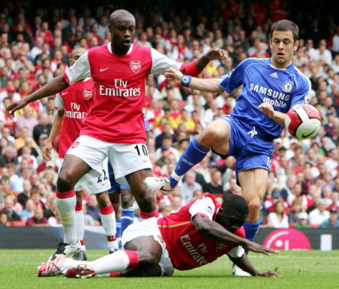 Arsenal, Manchester United, Liverpool, đồng đội ghét nhau