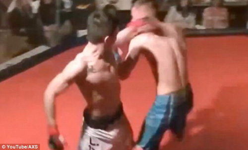 Võ thuật, Võ sĩ MMA, Mike Pantangco, MMA, quỳ xuống xin thua