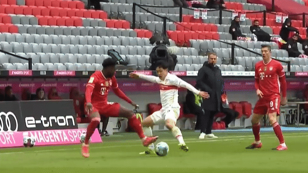 Video bàn thắng Bayern 4-0 Stuttgart: 'Máy săn bàn' Lewandowski
