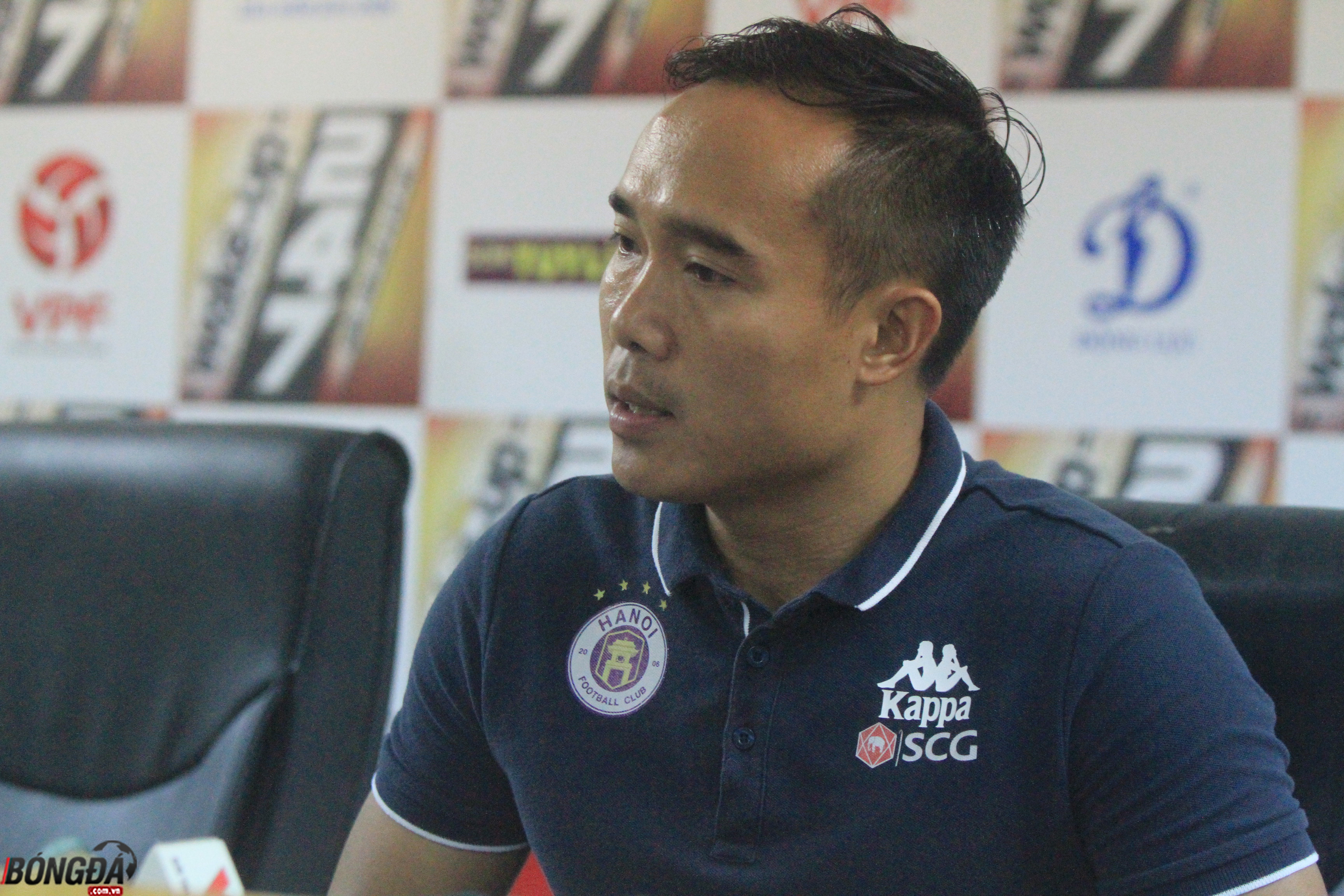 Hà Nội 5-2 Viettel, CĐV Hà Nội, Hà Nội thi đấu không có khán giả, CĐV Hà Nội cổ vũ bên ngoài sân