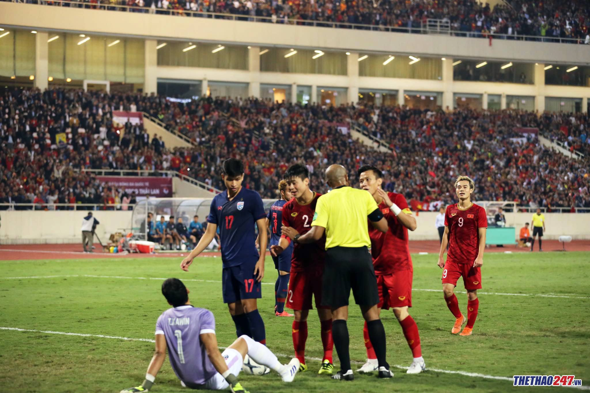 Việt Nam 0-0 Thái Lan, Vòng loại WC 2022, Fox Sports Asia, Báo châu Á, Đặng Văn Lâm, Quang Hải, Chanathip