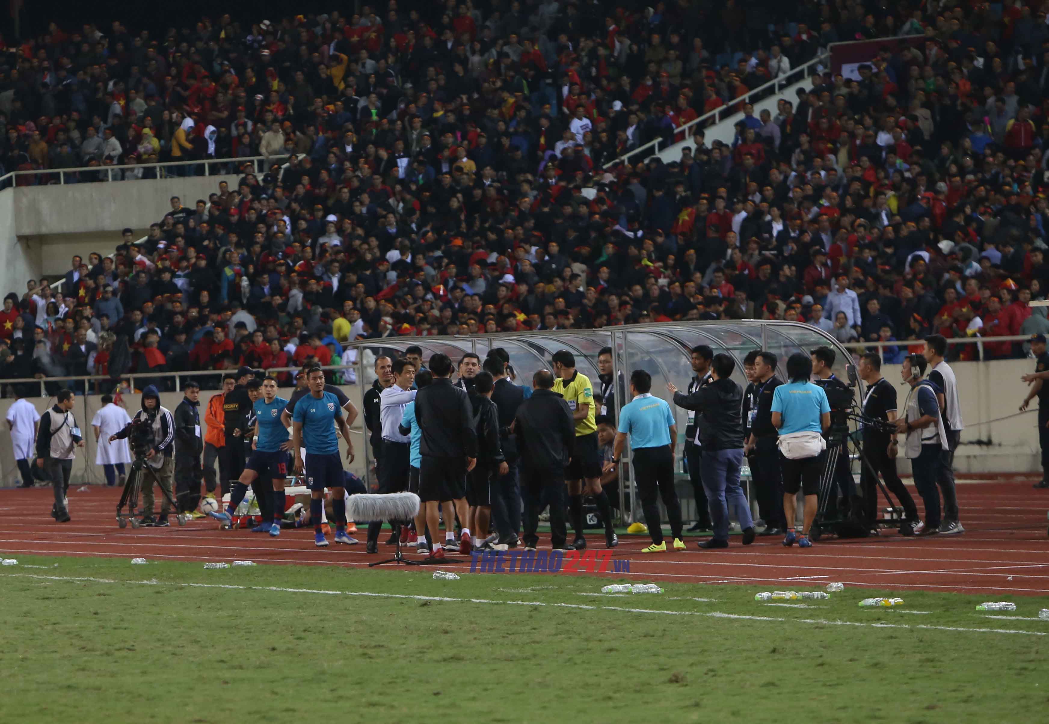 HLV park Hang seo nổi nóng, Akira Nishino, Trợ lý HLV Thái Lan, Việt Nam 0-0 Thái Lan, Vòng loại WC 2022