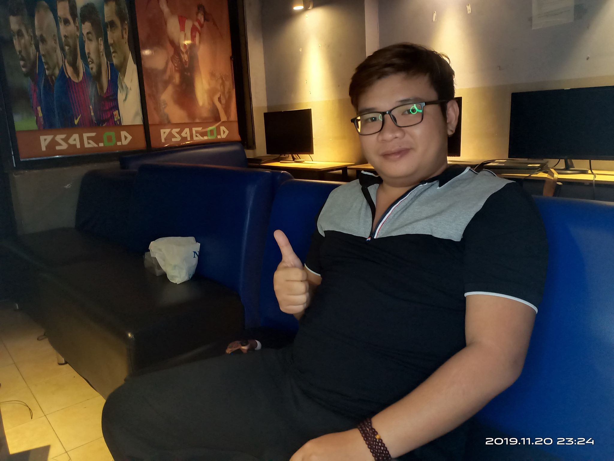 Duy Mập đánh bại đồng đội Rick Nguyễn để vươn lên dẫn đầu bảng tử thần. Duy Map gianh chien thang dau tien