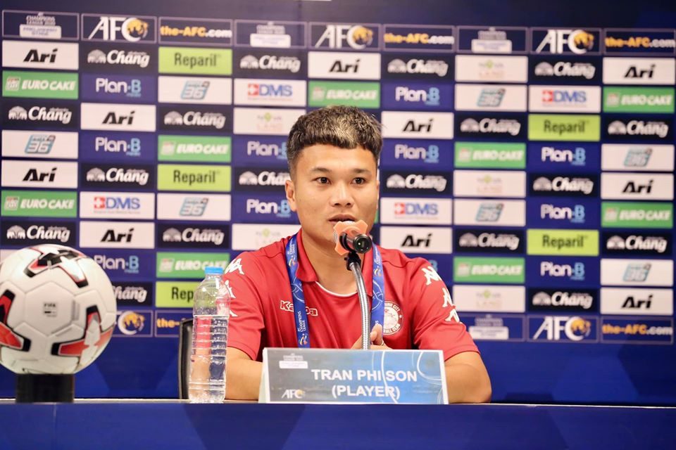 Tran phi son tu tin