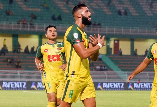 Malaysia nhap tich cho tien ve Krasniqi