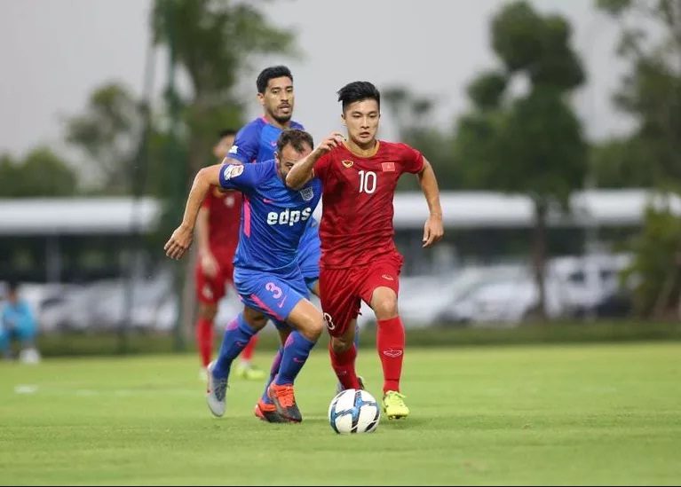 Martin lo muon cong hien cho DT VIet Nam