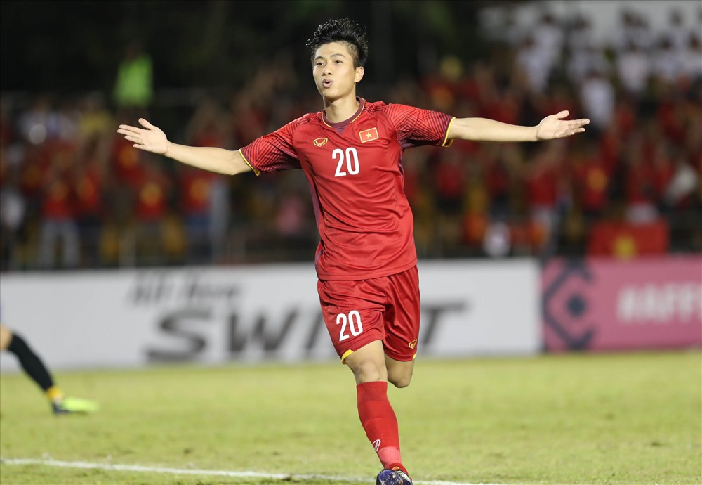 Phan Van Duc bao tin vui cho HLV Park