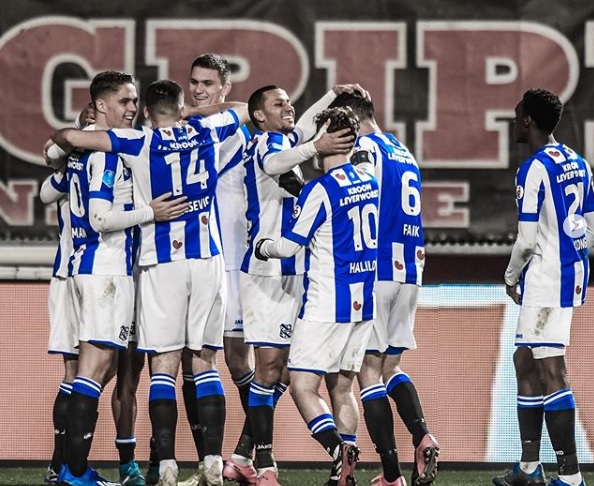 Van Hau da chinh tai Jong Heerenveen