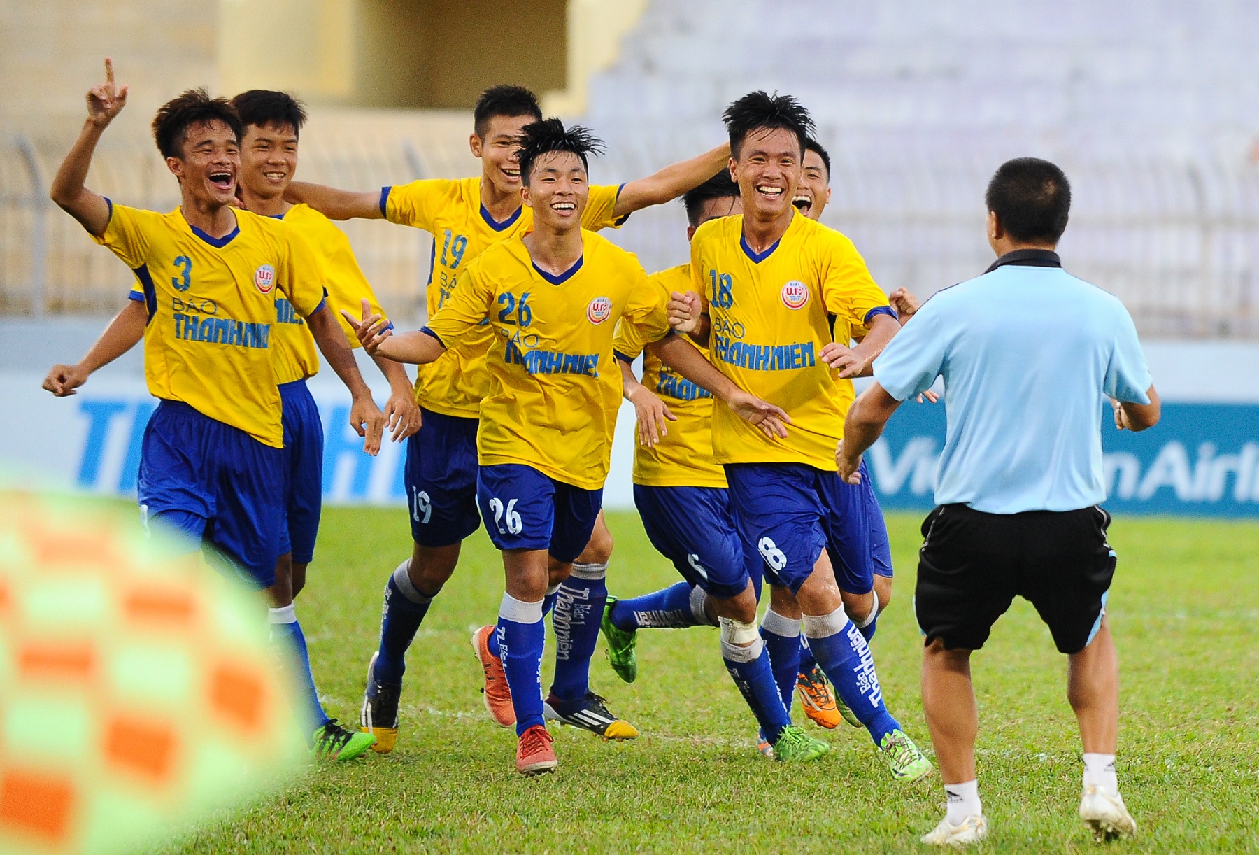 Huynh Cong den sang nhat ban thu viec