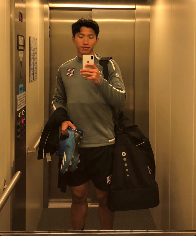 Van Hau tro lai tap luyen