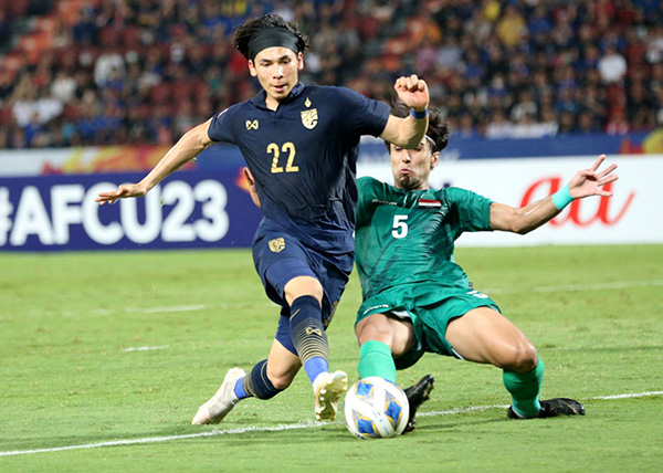 Benjamin Davis duoc Fulham gia han hop dong