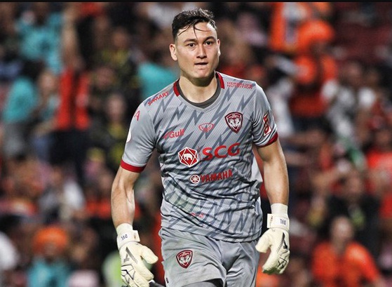 Muangthong thay doi thai do voi Van Lam