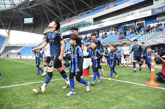 Xuân Trường, Gangwon FC, Incheon United, Lương Xuân Trường, Xuân Trường rời Incheon United, HLV Hoàng Anh Tuấn, Fair Play 2016