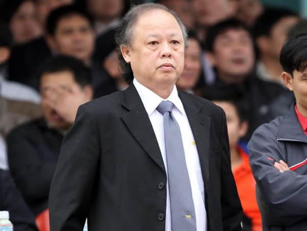 Giám sát trọng tài Phú Tấn (ảnh) bị Công Vinh hỏi: Chú là cái chi? Công Vinh, Phú Tấn, Đoàn Phú Tấn, FLC Thanh Hóa, CLB TP.HCM, V-League 2017