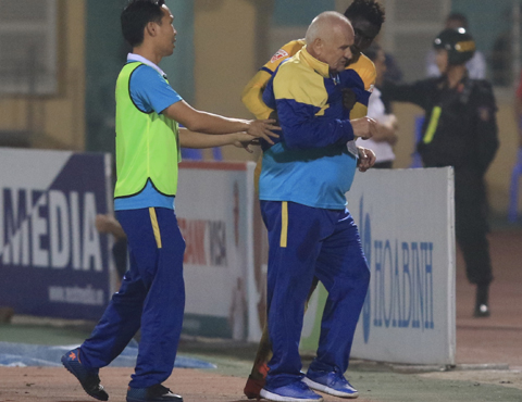 Kết quả CLB Hà Nội vs FLC Thanh Hóa, ty so Kết quả CLB Hà Nội vs FLC Thanh Hóa, ket qua tran dau Kết quả CLB Hà Nội vs FLC Thanh Hóa, ty so tran dau Kết quả CLB Hà Nội vs FLC Thanh Hóa, ket qua V-League 2017, hlv petrovic, 