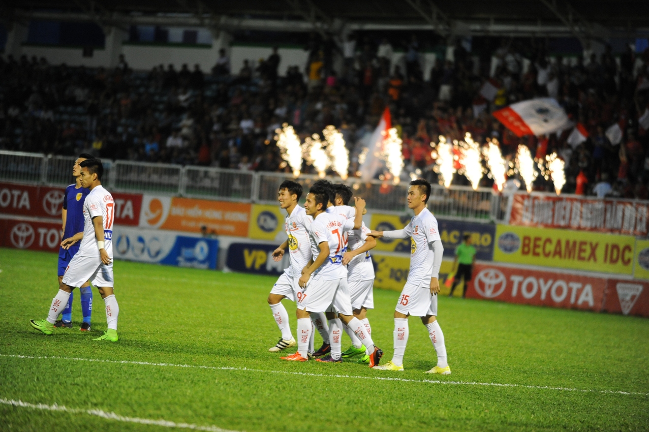 HAGL vs QNK Quảng Nam, HAGL, bóng đá Việt Nam, V-League 2017, tin tức HAGL, Ngọc Quang, Việt Hưng