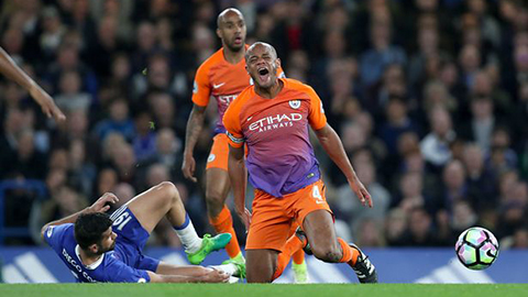 Costa, Diego Costa, Costa đánh người, Kompany, Costa vắng mặt ở trận gặp MU, tin tức MU, tin tức Man Utd, Ngoại hạng Anh