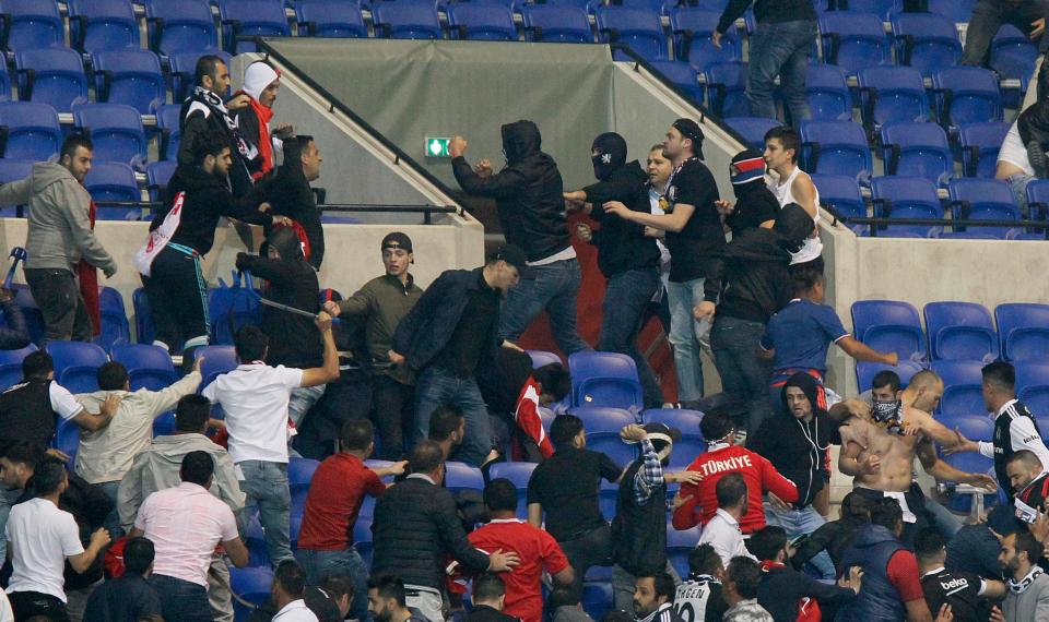 Bạo loạn, ẩu đả, Lyon – Besiktas , Europa League, MU, tin tức MU, tin tức Europa League