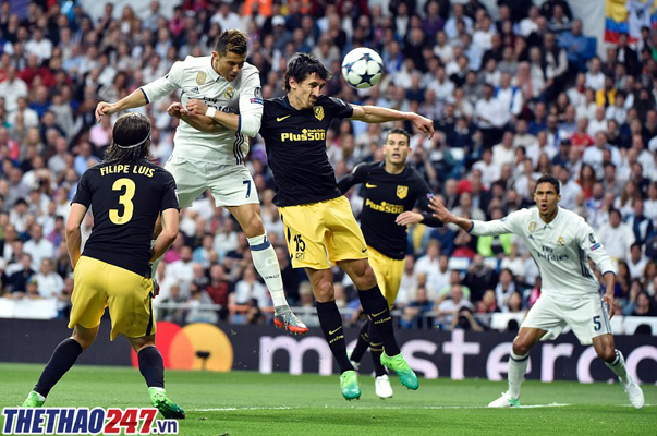 Real 3-0 Atletico, ket qua bong da Real 3-0 Atletico, Ronaldo, ronaldo lap hat-trick, ban ket cup c1, ket qua bong da, Martin Atkinson
