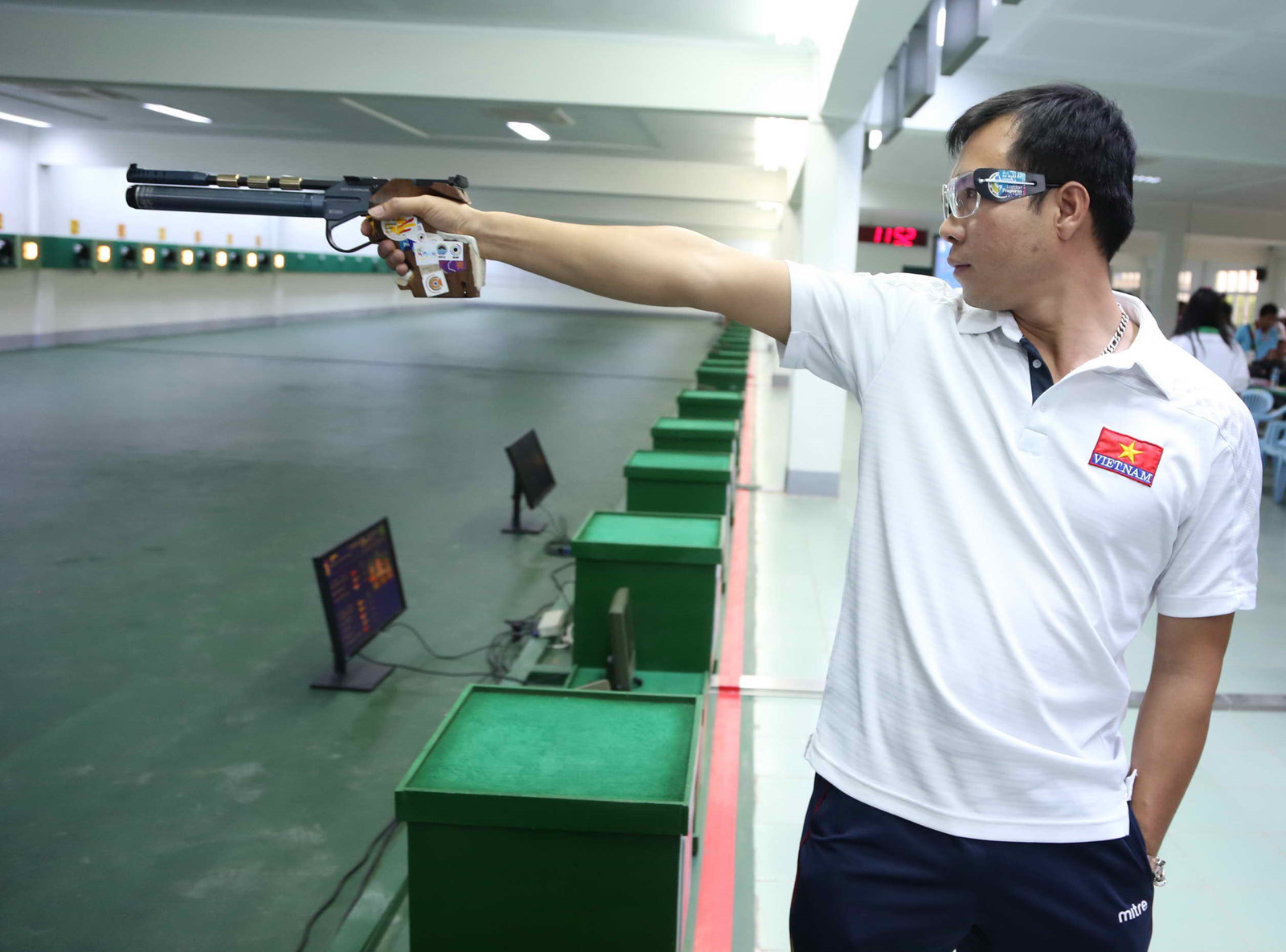 Hoàng Xuân Vinh, xạ thủ Hoàng Xuân Vinh, Jin Jongoh, HCV olympic, xuân vinh giành HCB, HCB bắn súng, HCV bắn súng, khai tử súng ngắn 50m